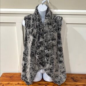 Dylan Black & Gray Open Front Faux Fur Vest